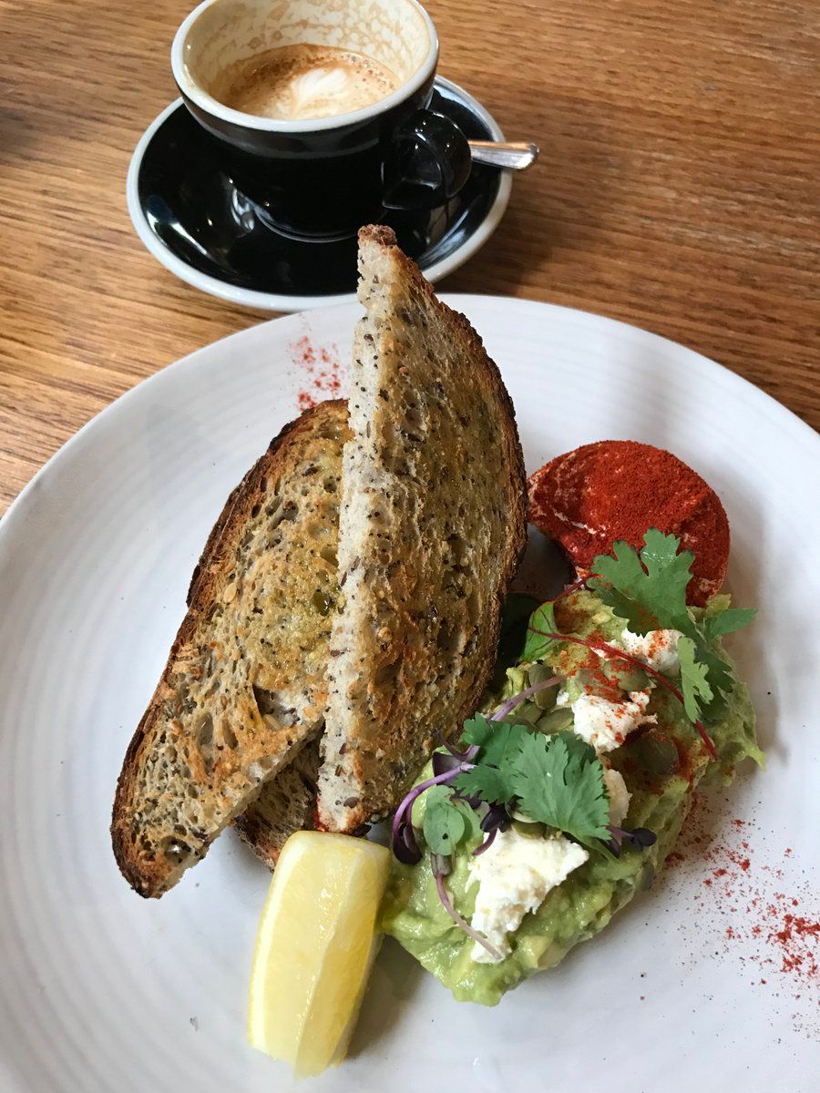 oh my god twitter doesn’t include alt text from images in their API